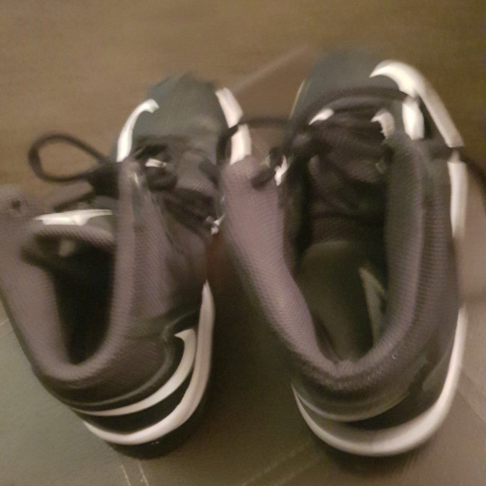 Nike - Picture 4 of 4